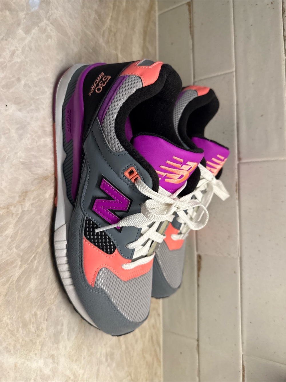New Balance W520BWY ENCAP 530 tennis shoes  Size 9